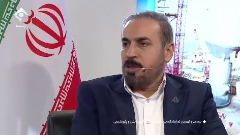 فردین راشدی، مدیرعامل پالایشگاه نفت آبادان در استودیوی پخش زنده شبکه ۱ سیما (ویژه نمایشگاه) در غرفه شرکت ملی پالایش و پخش فرآورده های نفتی ایران
